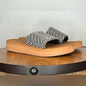 289. Shade & Shore Catalina Platform Slide Sandals Size 7